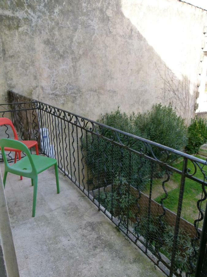 Appartement Au Pied Du Gardon. Remoulins Eksteriør billede